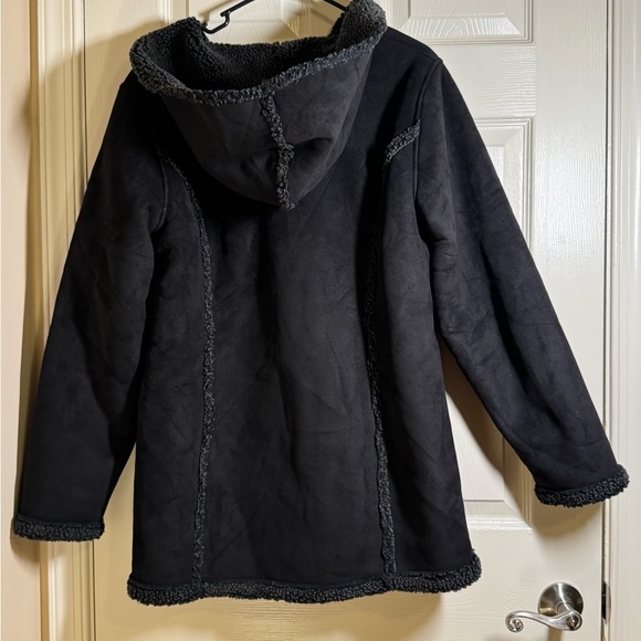 L.L. Bean black Fleece-Lined Heavy Warm Hooded Jacket - Picture 3 of 7